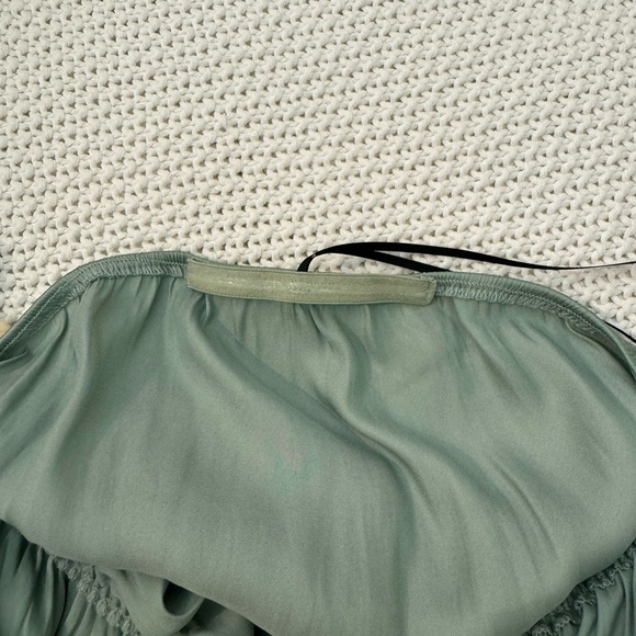 H&M Satin Light Green Blouse - Picture 4 of 4